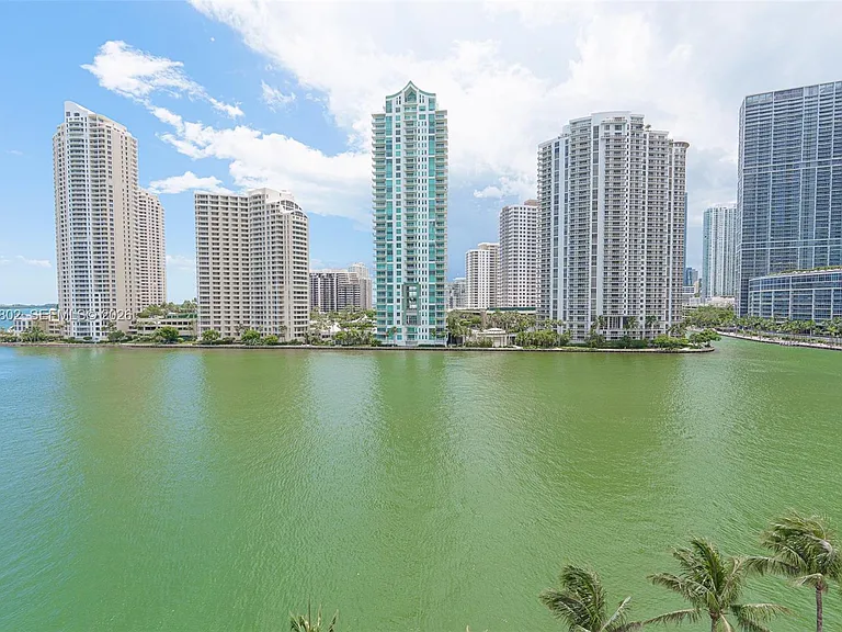 325 Biscayne Blvd #821 — Photo 4