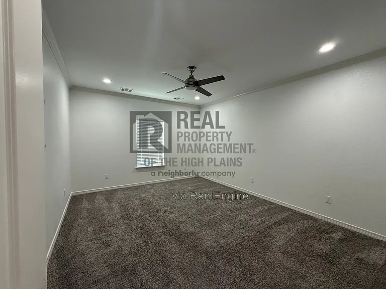 2109 Freedom Dr — Photo 7