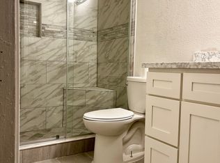 1028 Kingsway Dr W, Gretna, LA 70056