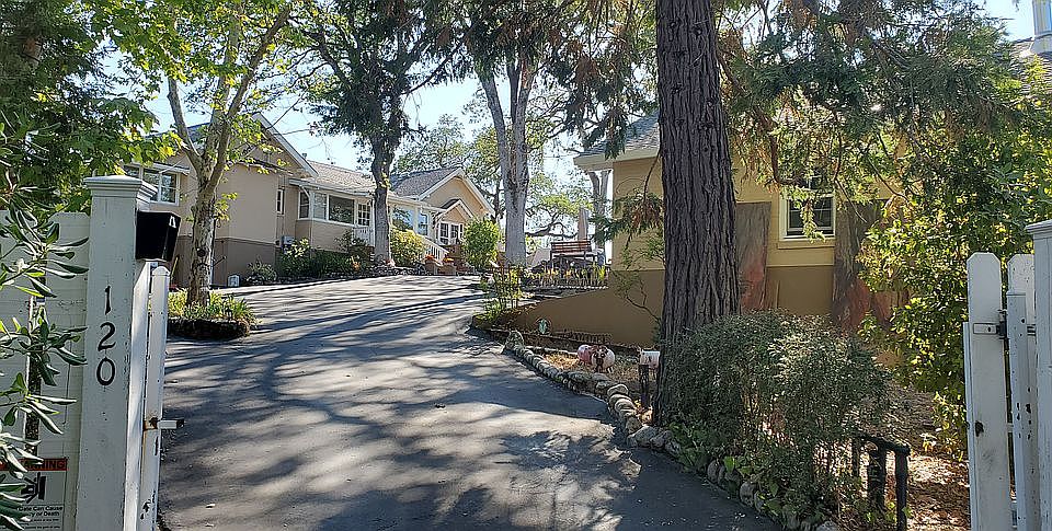 1st image of 120 Belmont Dr