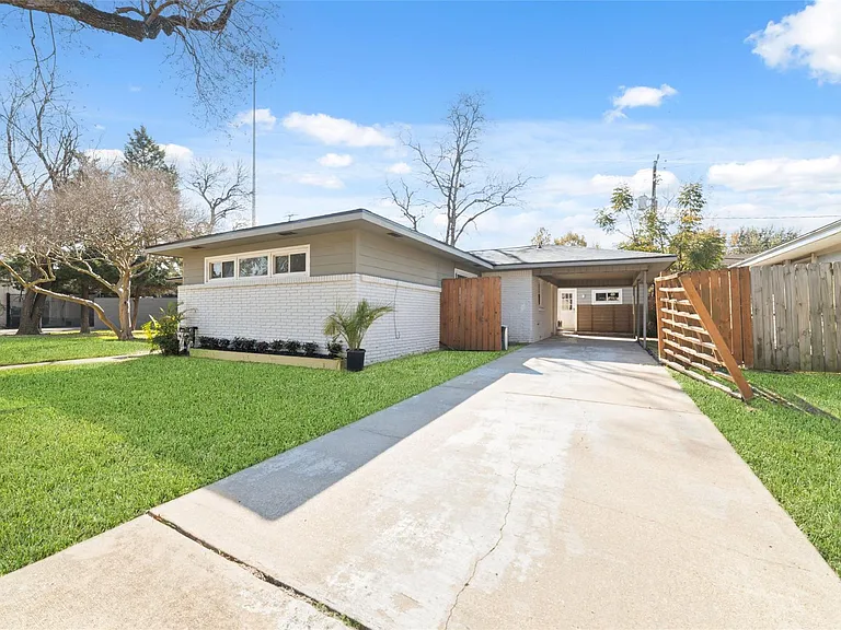 4415 Merwin St — Photo 2
