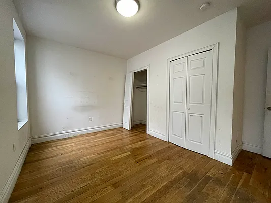 Rented by Hillel Realty Group | media 20