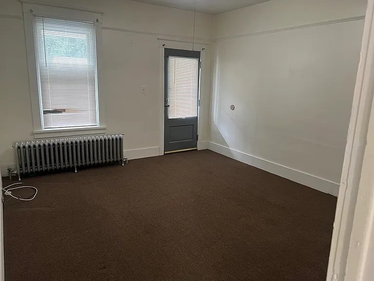 62 Sanford Ave — Photo 3