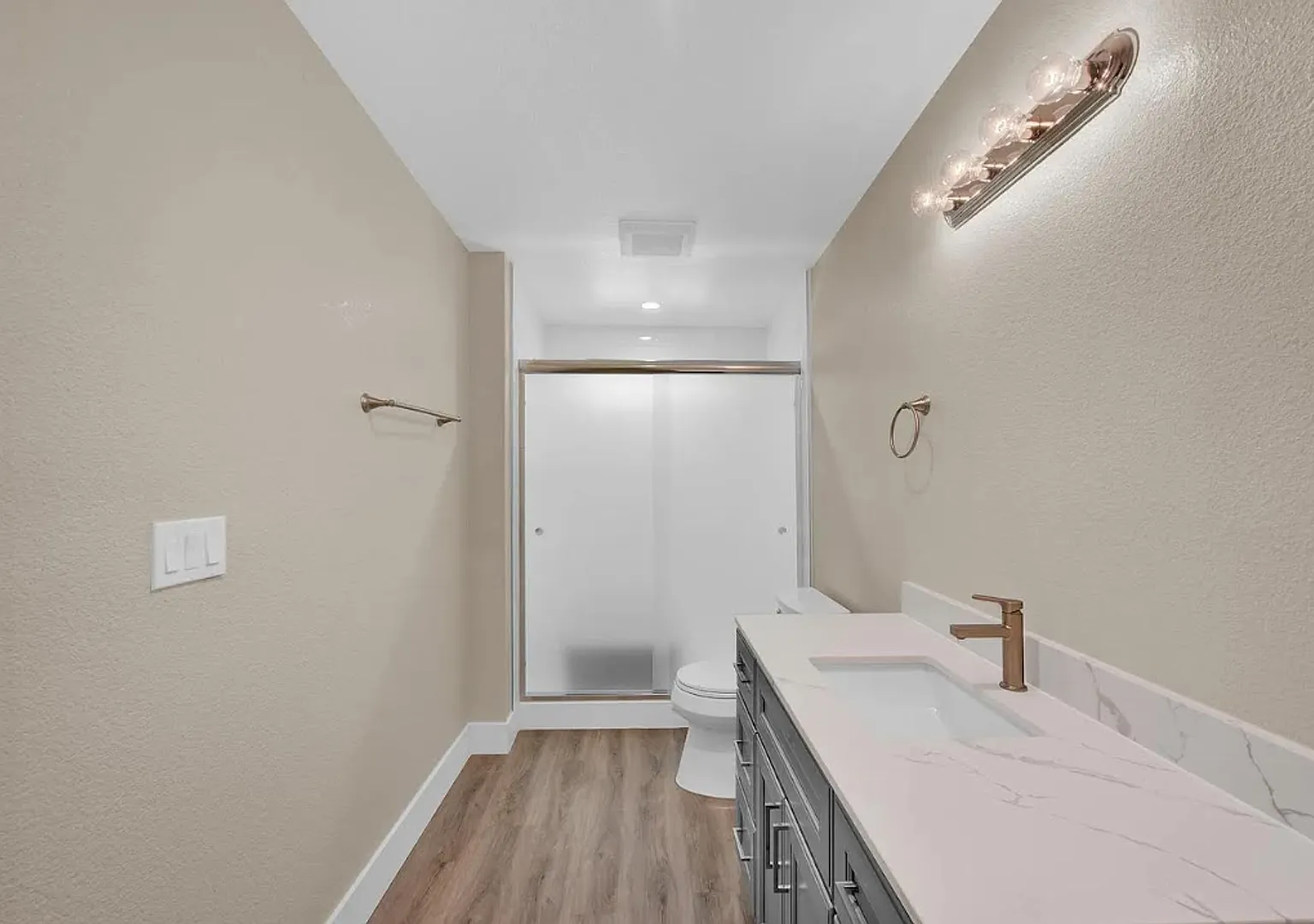 New Build! Beautifully Designed Mini Home — Photo 3