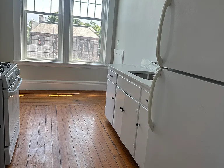 60 Hopedale St #4 — Photo 4