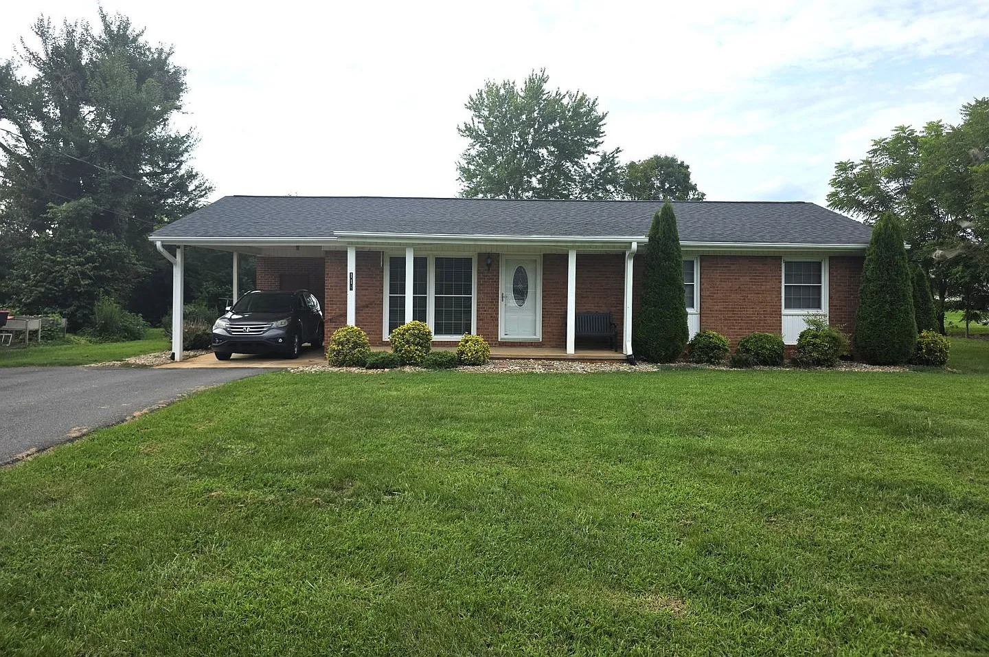 3 Bed 1.5 Bath Dobson, NC — Photo 1