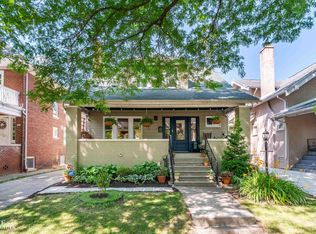 1025 Beaconsfield Ave, Grosse Pointe Park, MI 48230
