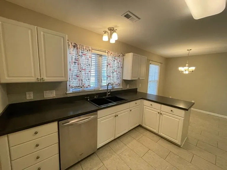 2508 Deanwood Dr — Photo 9