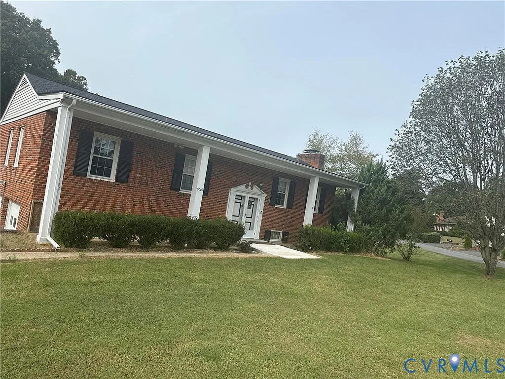 3 bed, 2.0 bath, 2600 sqft, $2,500 — Photo 1