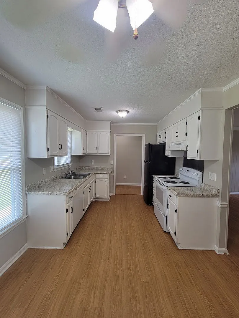 3 Bedroom Home — Photo 3