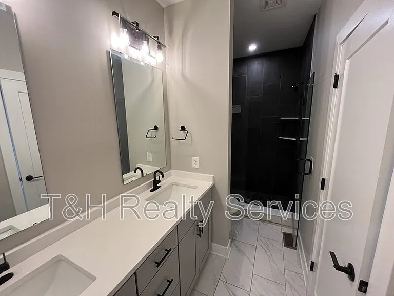 2117 Coretta Way — Photo 15