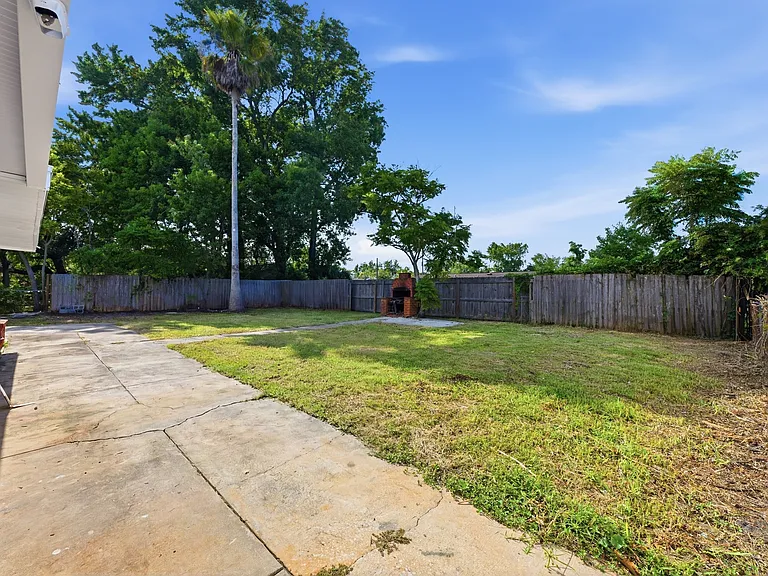 10945 Indies Dr S — Photo 26