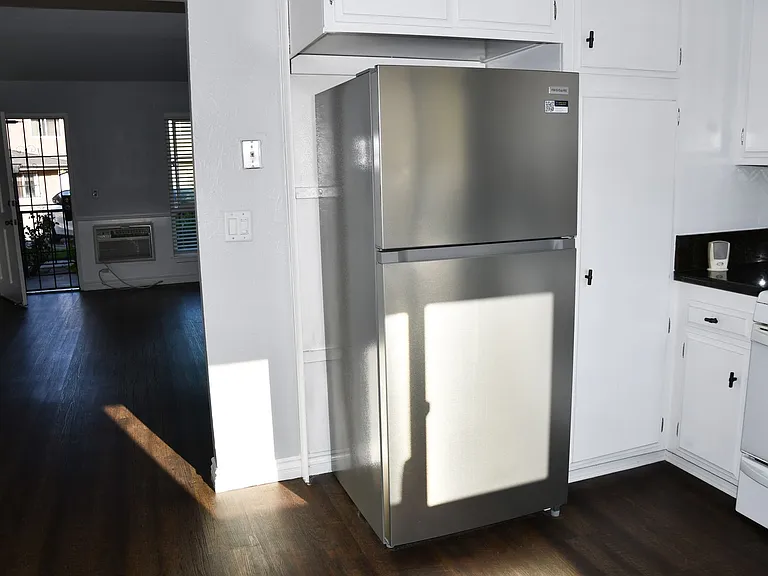 660 S Glassell St #107 — Photo 32