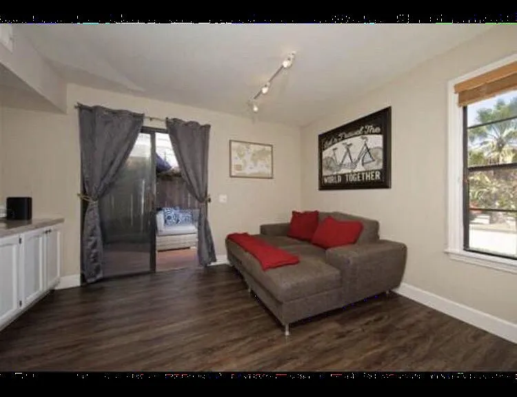 1860 Pacific Beach Dr #1 — Photo 10