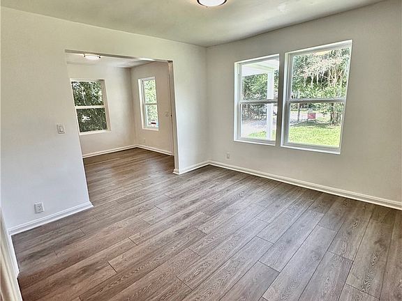 5th image of 6019 Anderson Rd