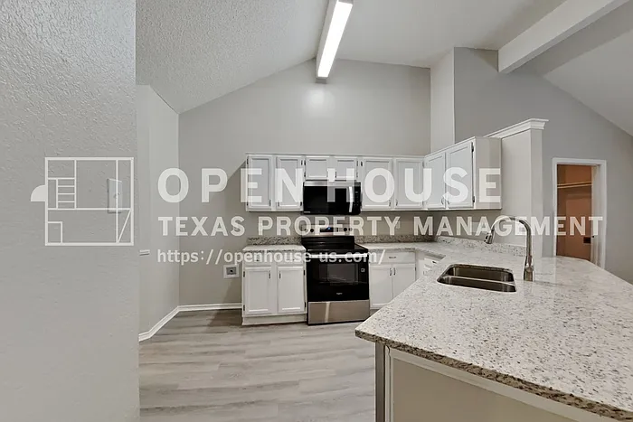 2621 Primrose Ln — Photo 5