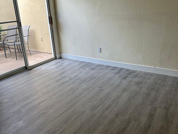 5th image of 190 Gallery Way #190