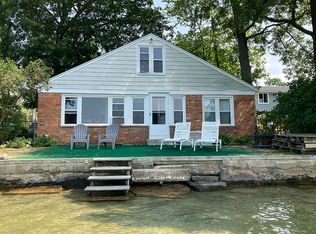 8691 Cooley Lake Rd, Commerce Township, MI 48382