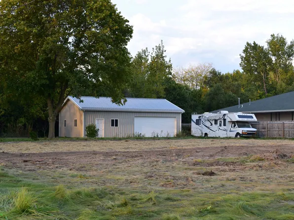 1652 W Midland Rd, Auburn, MI 48611
