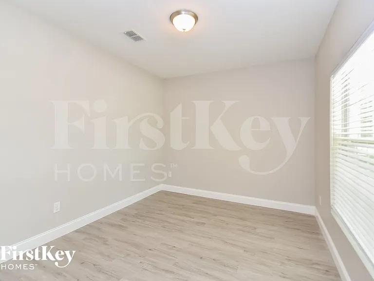 481 Nadeau Way — Photo 5