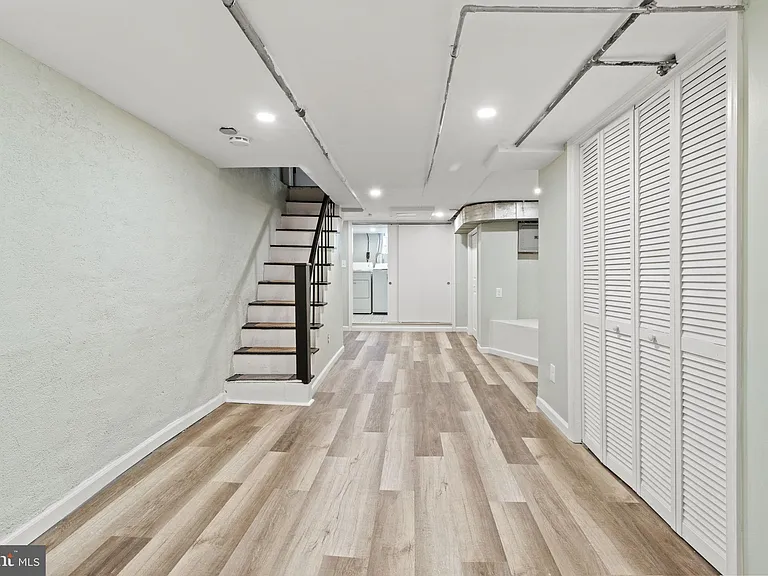 1744 Johnston St — Photo 12