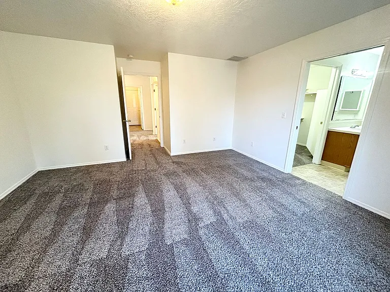 4650 N Date Palm Ave — Photo 20