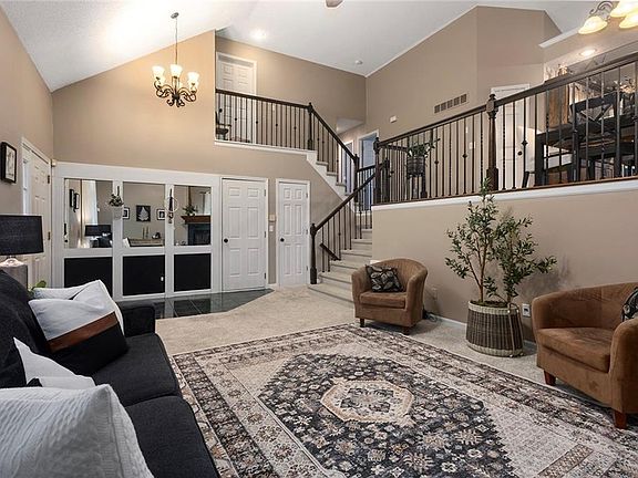 4th image of 1550 Dover Ct