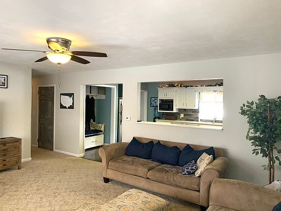 5th image of 204 N Somerset Dr