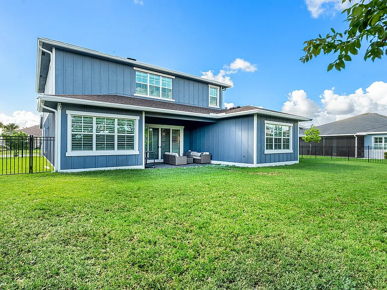 981 Castaway Ct — Photo 37