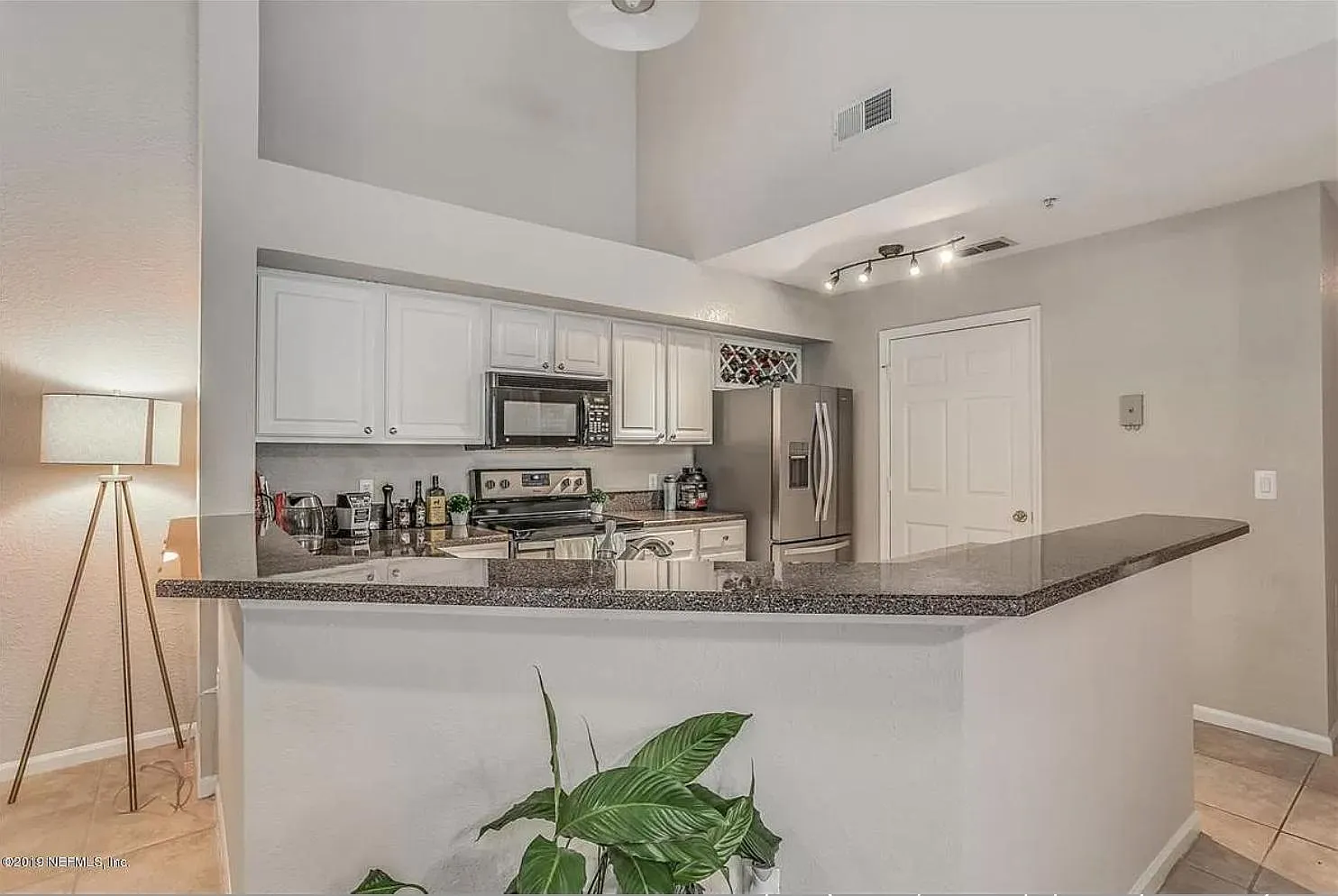 2 bed, 1320 sqft, $2,295 — Photo 3