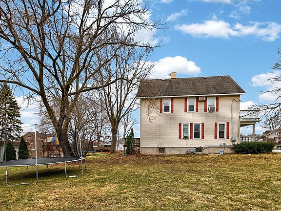 3rd image of 1326 Midland AVENUE