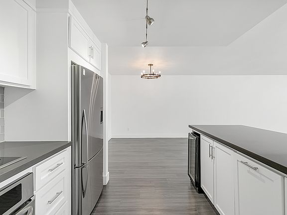 4th image of 131 S Maple Dr APT 406