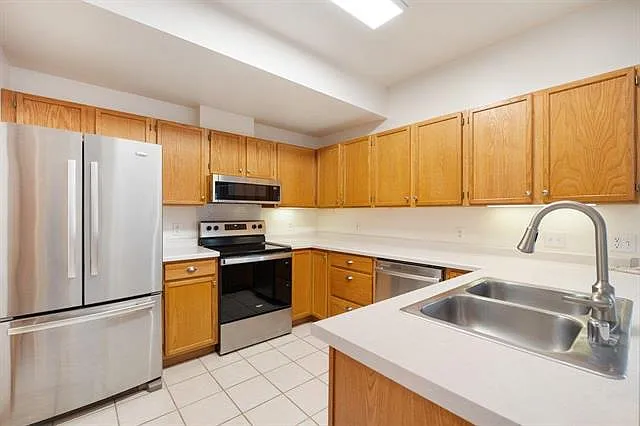 301 Harbour Town Dr #301 — Photo 6