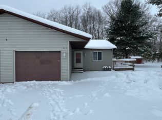 633 Airway Dr, Allegan, MI 49010
