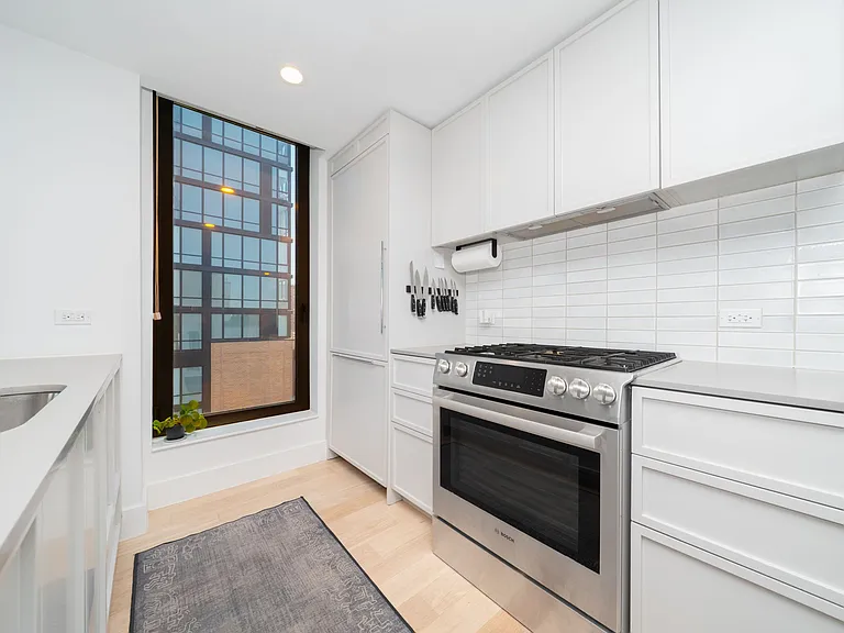 111 Montgomery St #11F — Photo 5