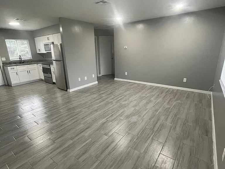 119 Gordon Ave S — Photo 3