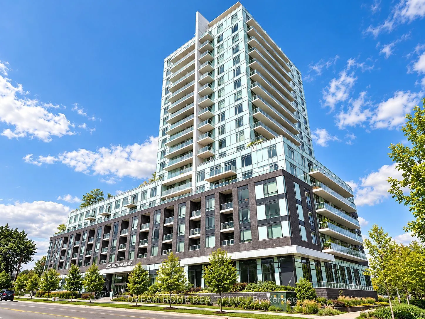 East 3220 Condos — Photo 1