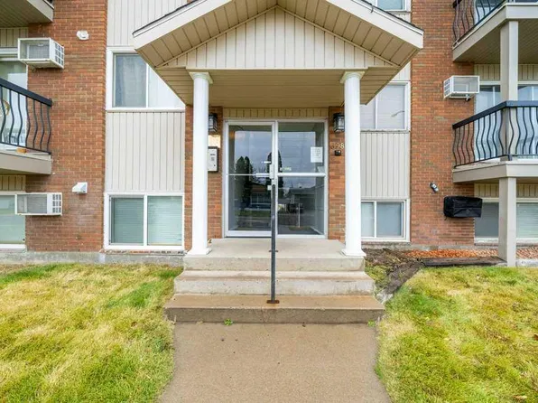 398 S 16th St NE #3, Medicine Hat, AB T1A 7L9