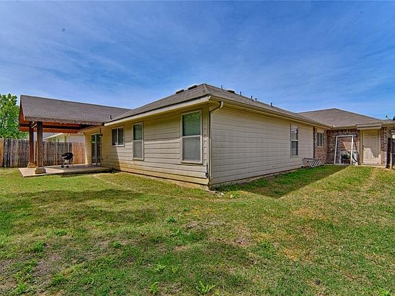 3rd image of 1326 Pigeon Ct
