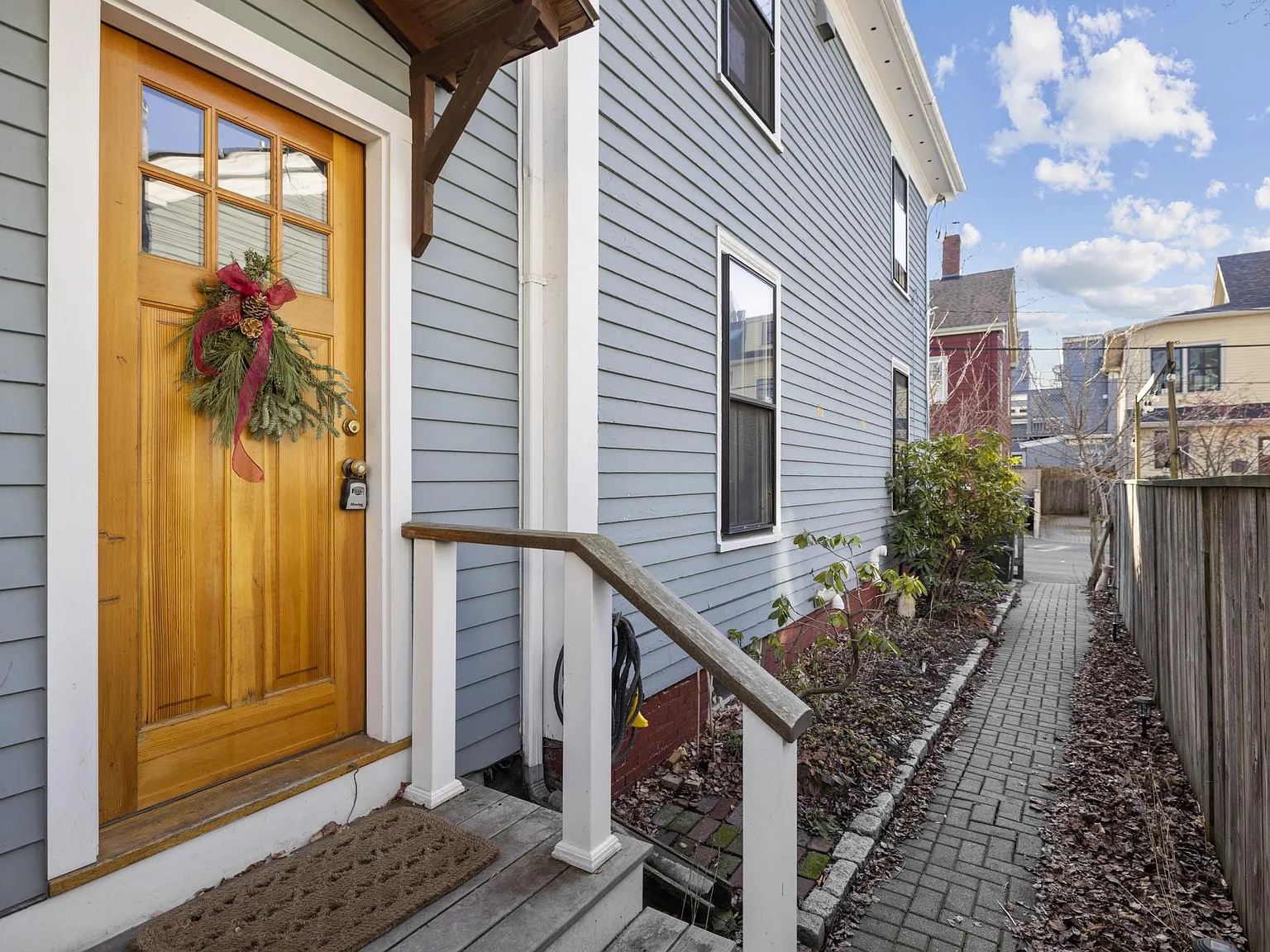 1 bed, 900 sqft, $2,700 — Photo 2
