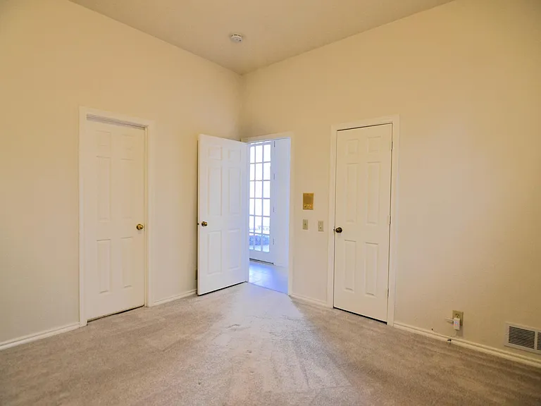 7000 Ivory Ct — Photo 28