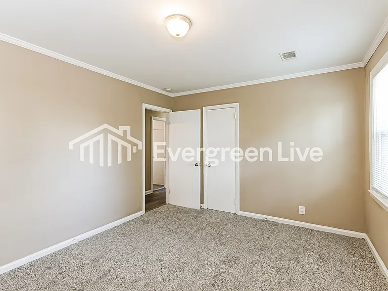 2435 Sumac Dr — Photo 12