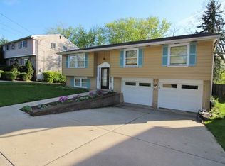 537 Twin Oak Dr, Pittsburgh, PA