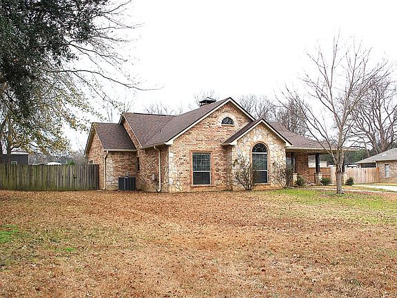2nd image of 5605 Whitaker Cir