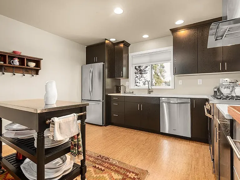 648 Denver St — Photo 10