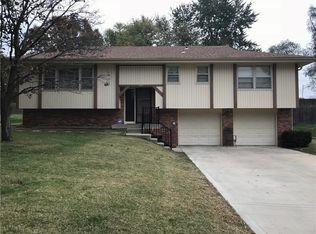 502 SW 23rd St, Blue Springs, MO 64015