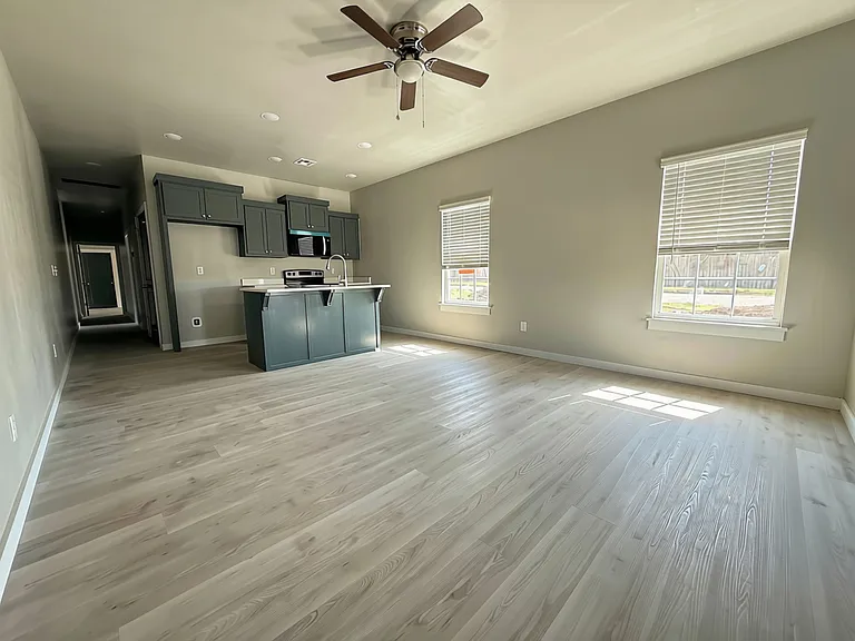 1405 SW Bishop Rd — Photo 5