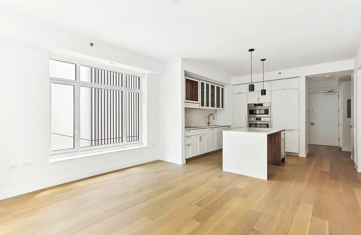 115 East 55th Street — Photo 2