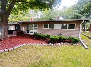 2225 Spring Brook Ave, Rockford, IL 61107