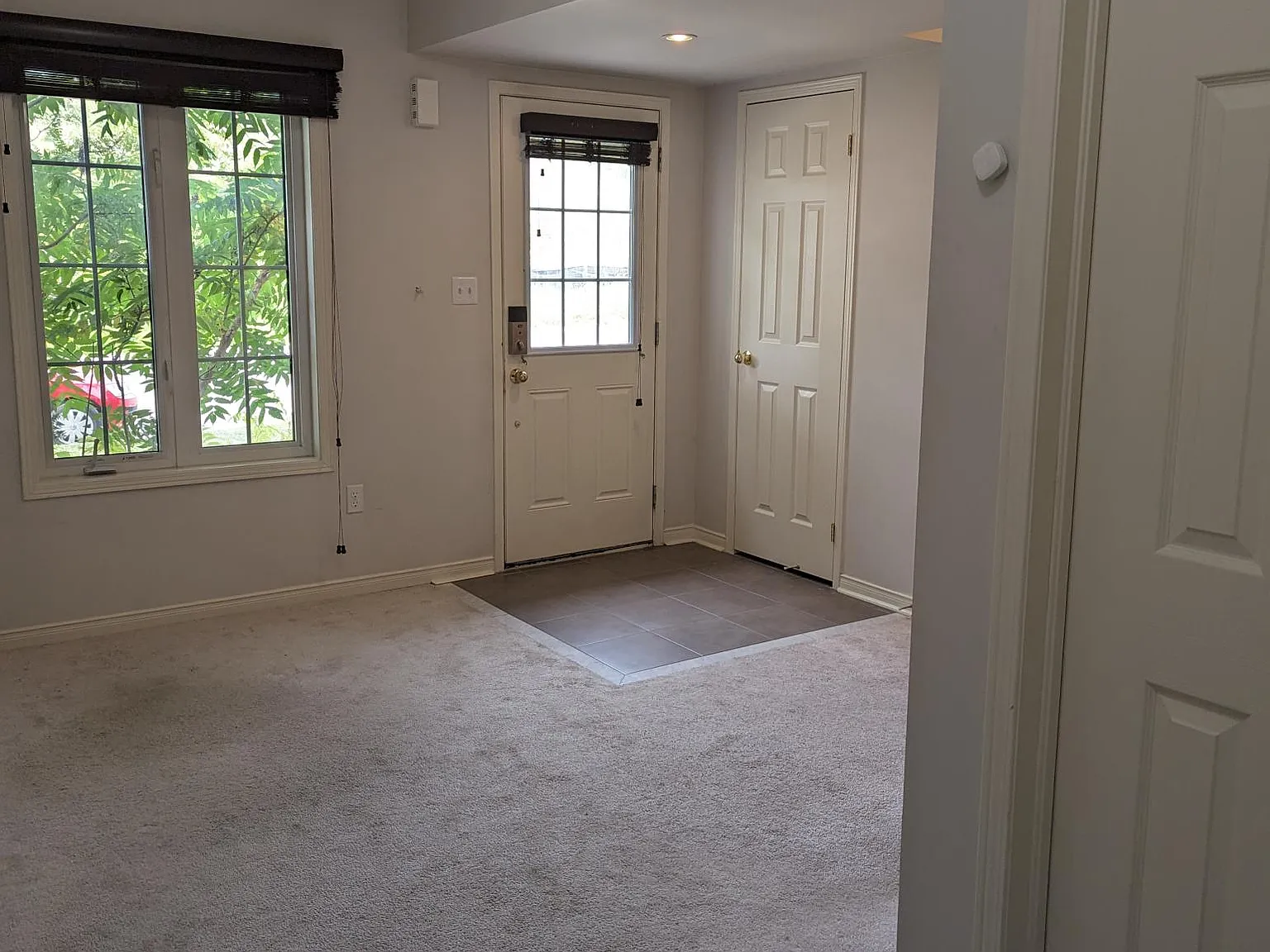 3 bed, 2.5 bath, 1167 sqft, $3,100 — Photo 2